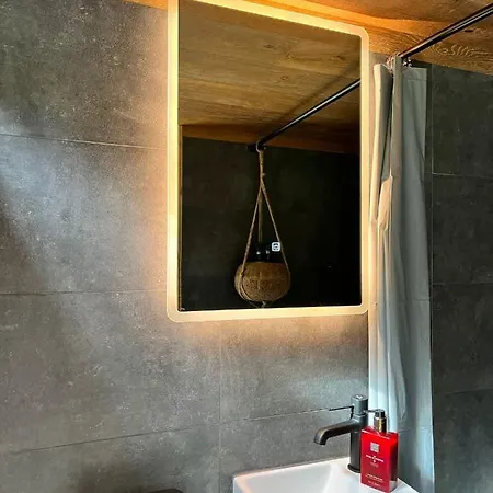 Bramble Tiny House Chalet Zarnesti